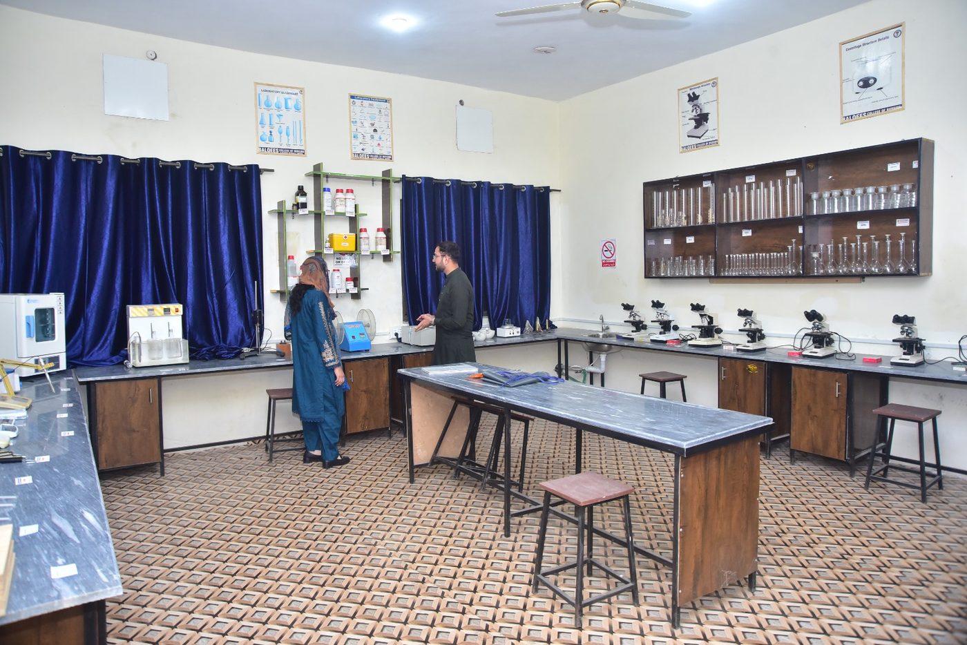Chemistry and biology lab at BCON